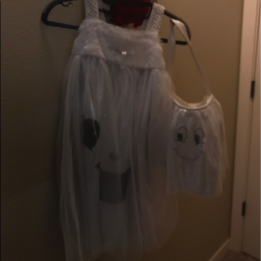 Ghost  costume